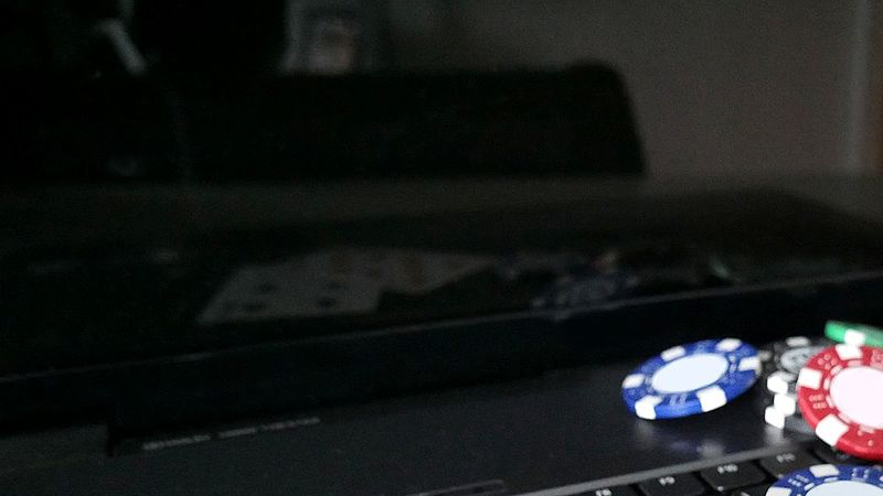 Bermain di Situs Poker Online Harus Memahami Beberapa Arti